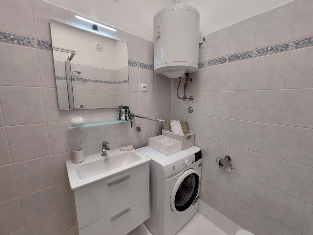 Stefan 2 Apartment Умаг Екстериор снимка